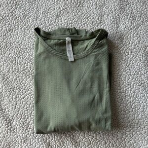 Women’s Athleta In Motion Seamless Top, Size Small